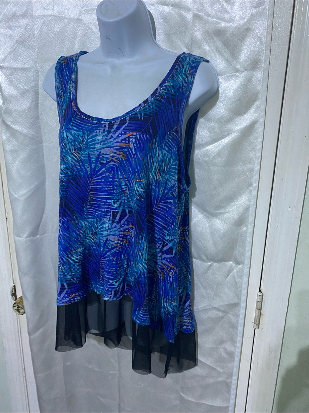Jennifer Lopez Blue Tropical-Print Sleeveless Tank with Chiffon Hem